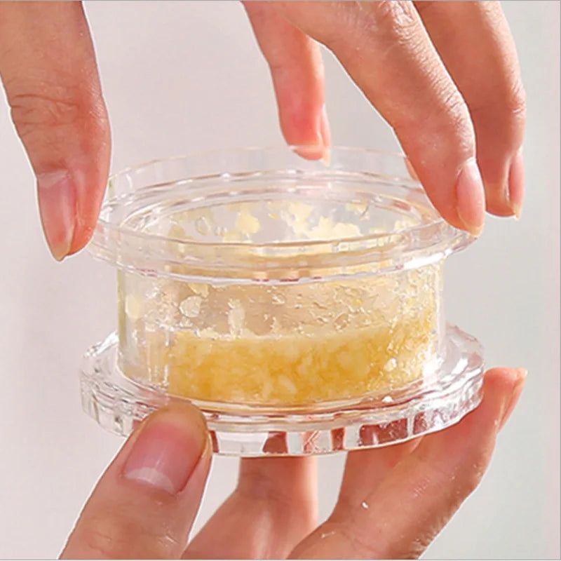 GarlicPress™ – Multifunctional Manual Garlic Crusher & Mincer 2